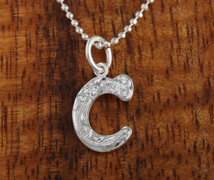 initial pendant