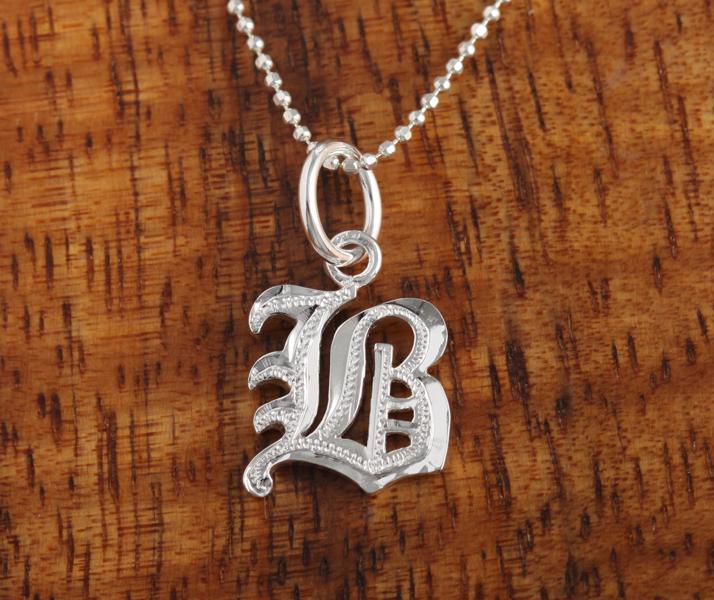 initial pendant