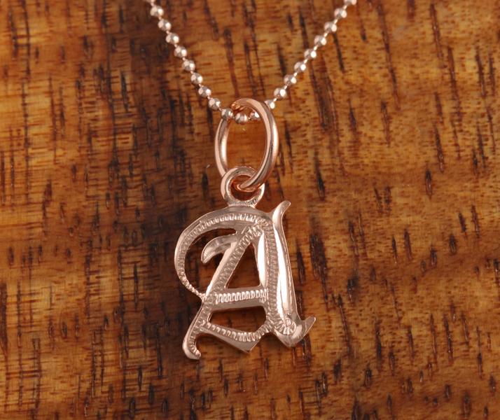 initial pendant