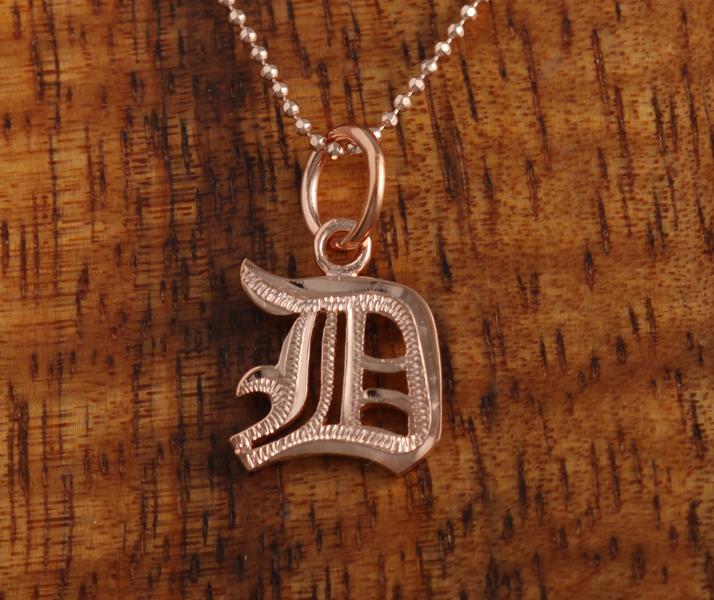 initial pendant