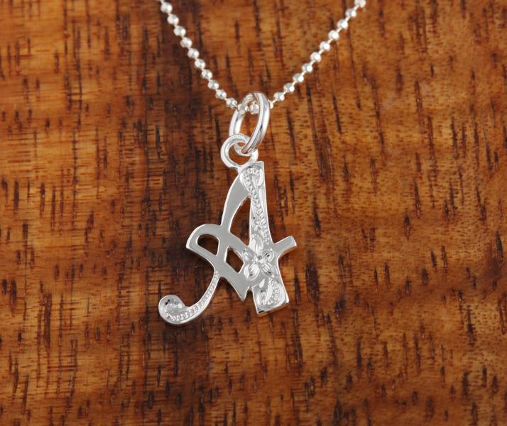 initial pendant