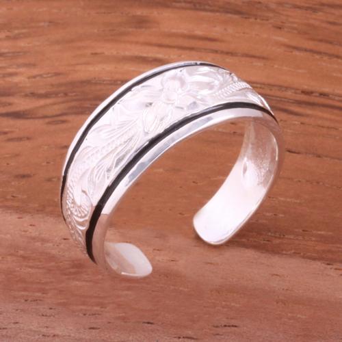 Hawaiian Scroll with Black Border Smooth Edge Toe Ring
